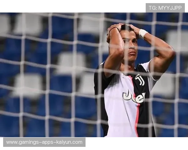 尤文图斯前场压制逼得防线崩裂