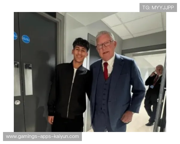 曼联青训小将加布里埃尔创历史，成为足总杯最年轻进球者