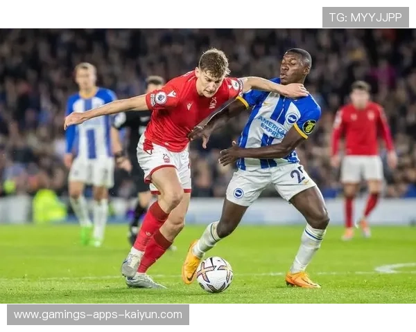 热刺中路配合紧密给对手制造巨大压力