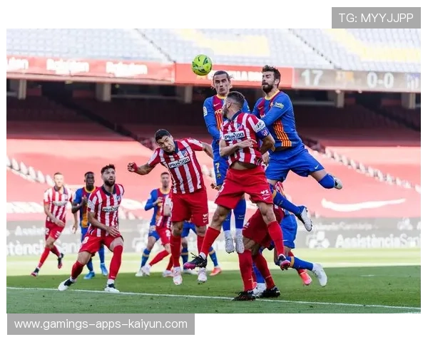 西甲巴萨中路连续渗透，前锋高效终结比赛——激情与智慧的完美结合